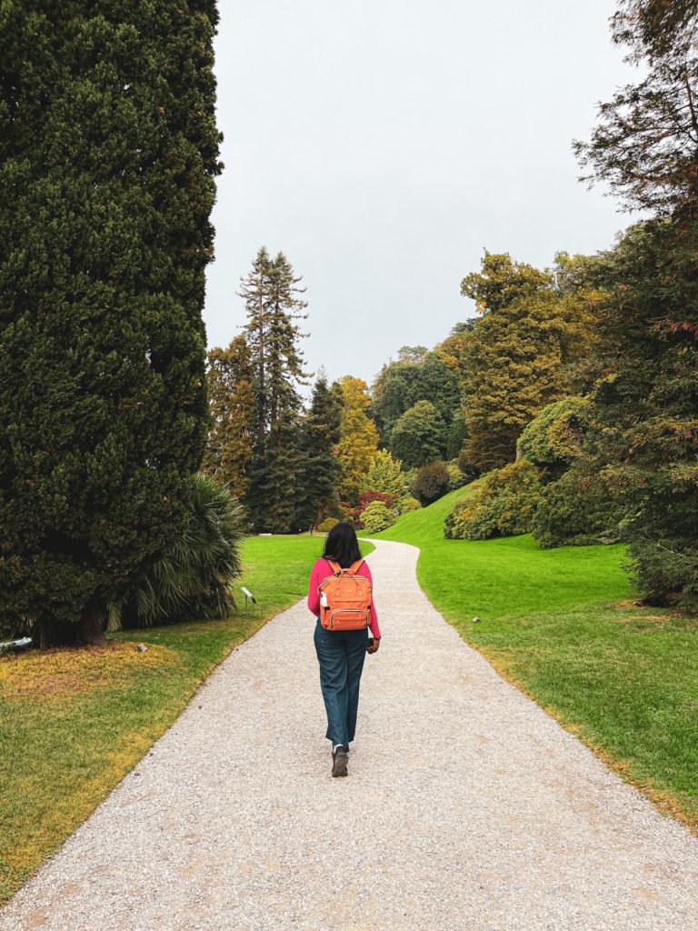 Kiki from RooKiExplorers walking in Giardini Di Villa Melzi in Bellagio.