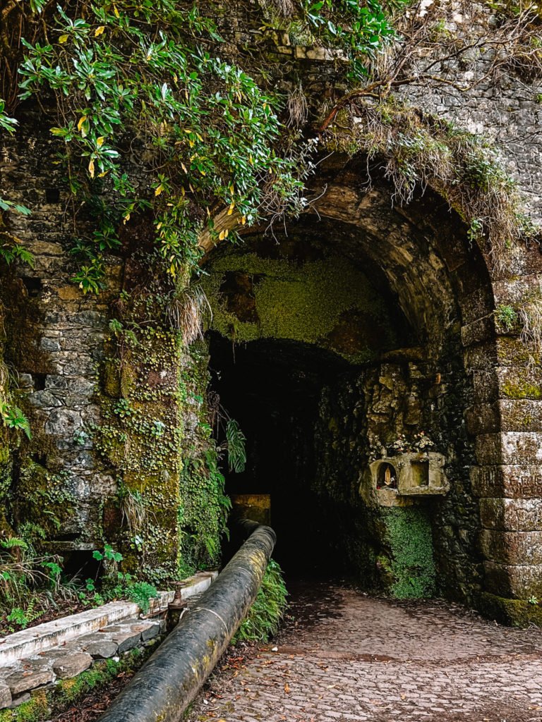 The tunnel entrance on the trail toward Calheta in Madeira.